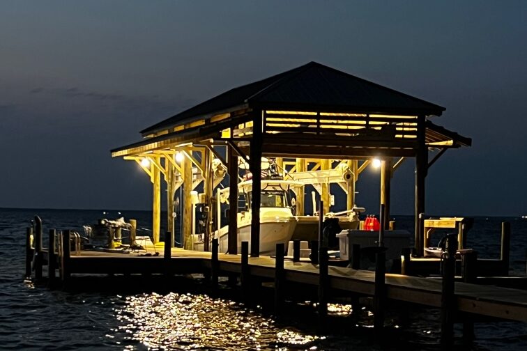 Thumbnail - Hip Style Boathouse